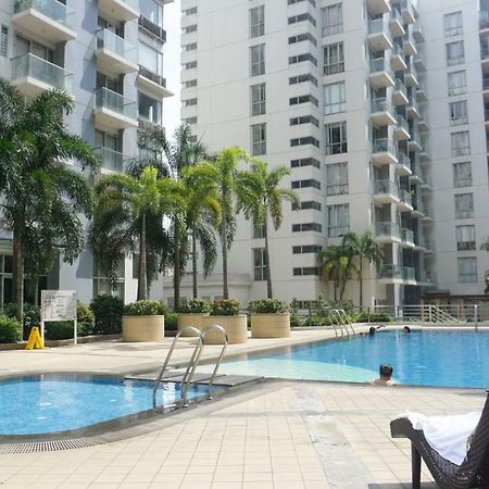Palm Tree Condos Across Naia3 By Beth Manila Kültér fotó