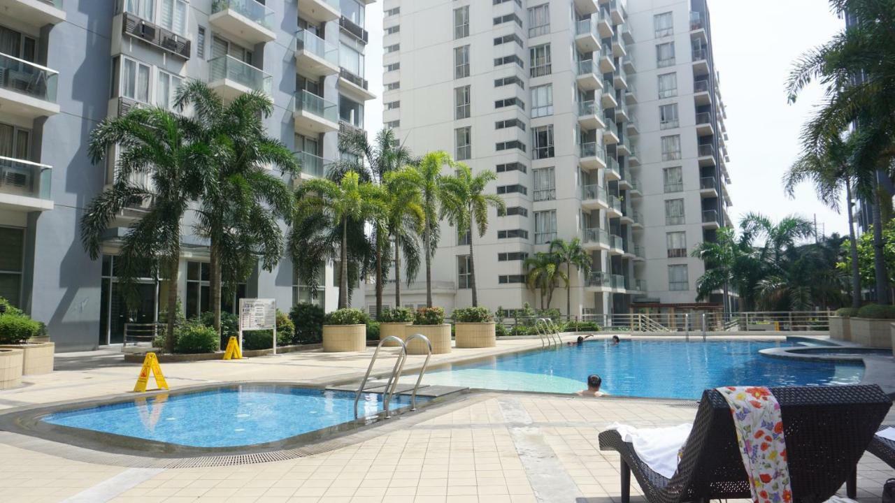 Palm Tree Condos Across Naia3 By Beth Manila Kültér fotó
