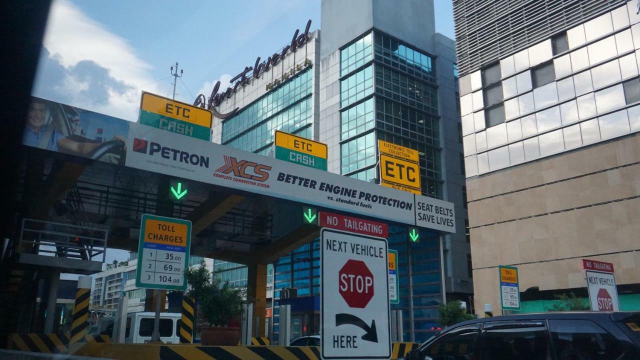Palm Tree Condos Across Naia3 By Beth Manila Kültér fotó