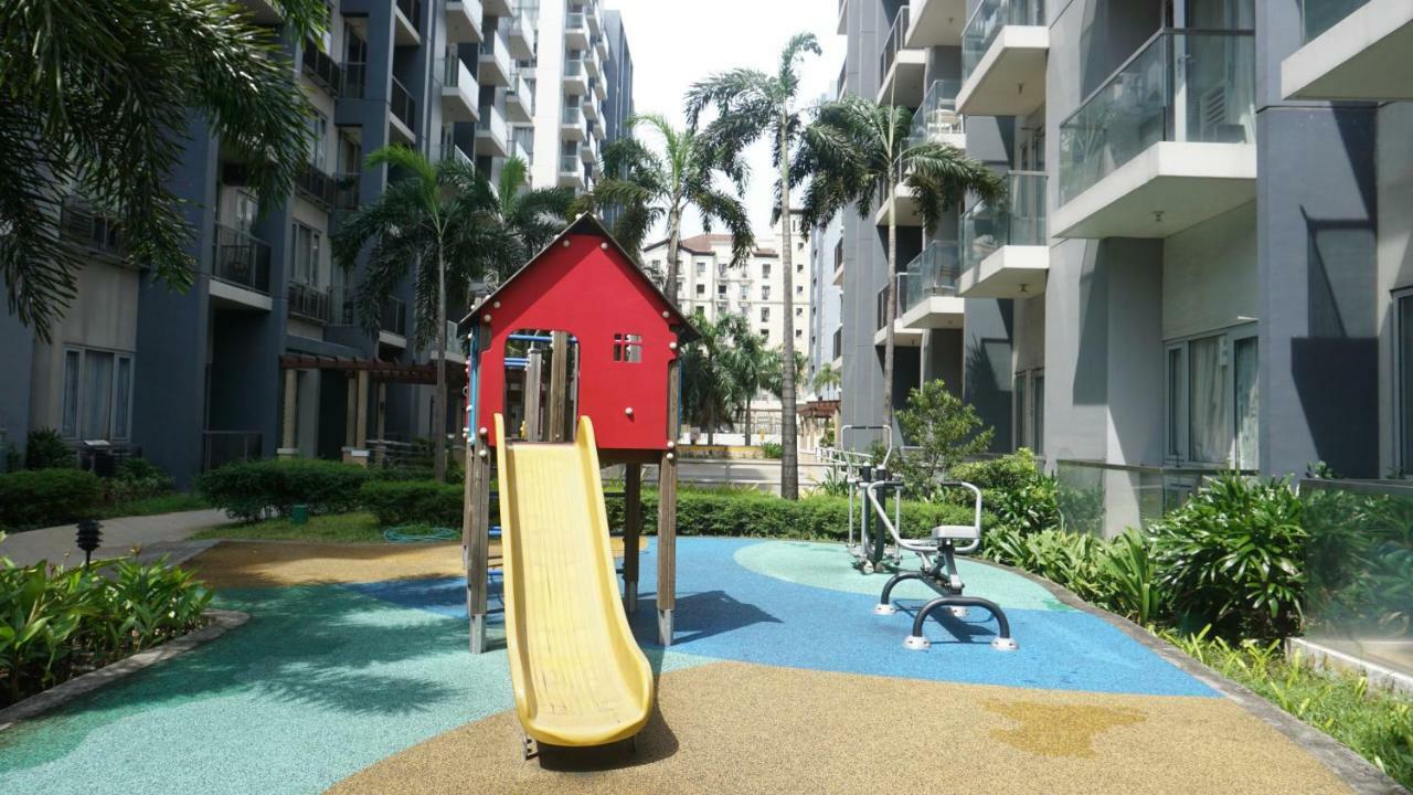 Palm Tree Condos Across Naia3 By Beth Manila Kültér fotó