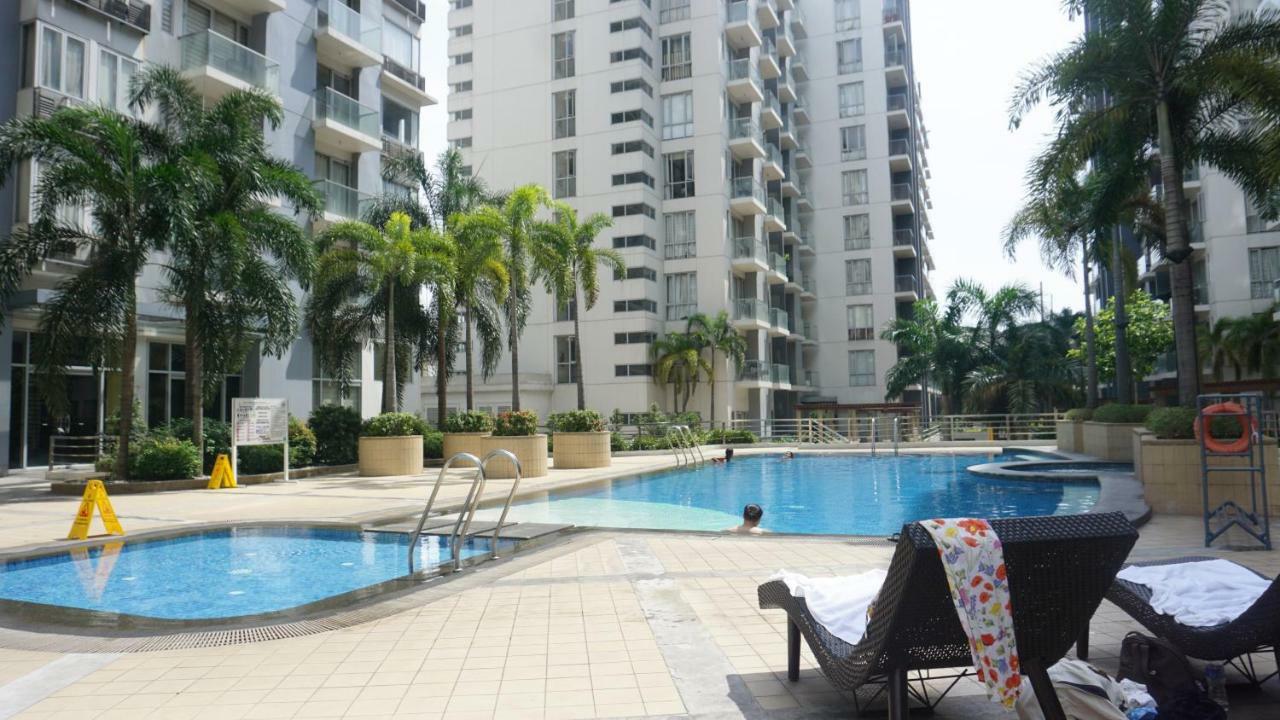 Palm Tree Condos Across Naia3 By Beth Manila Kültér fotó