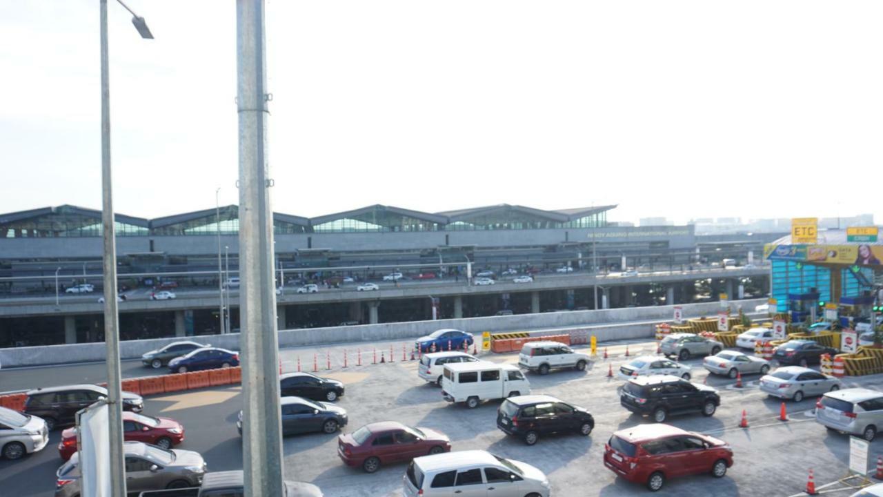 Palm Tree Condos Across Naia3 By Beth Manila Kültér fotó