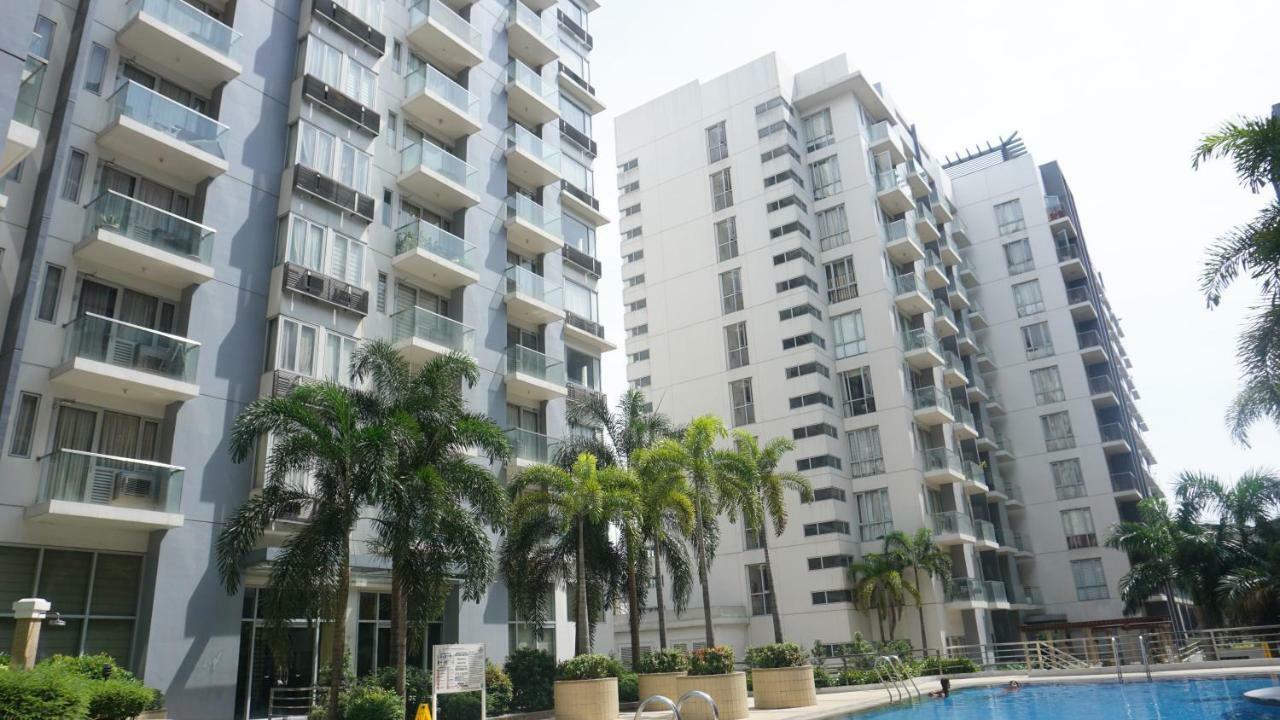 Palm Tree Condos Across Naia3 By Beth Manila Kültér fotó
