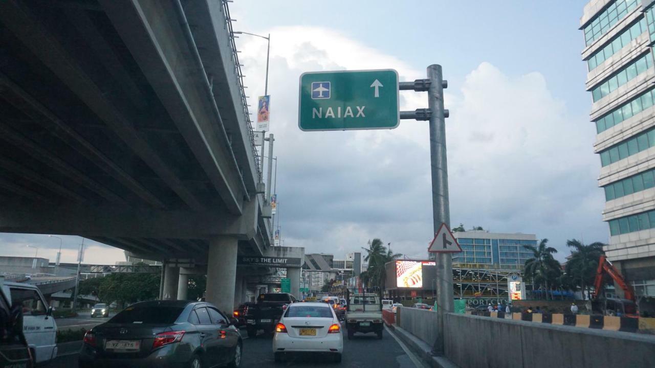Palm Tree Condos Across Naia3 By Beth Manila Kültér fotó