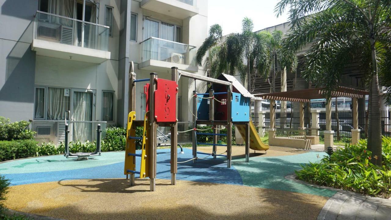 Palm Tree Condos Across Naia3 By Beth Manila Kültér fotó